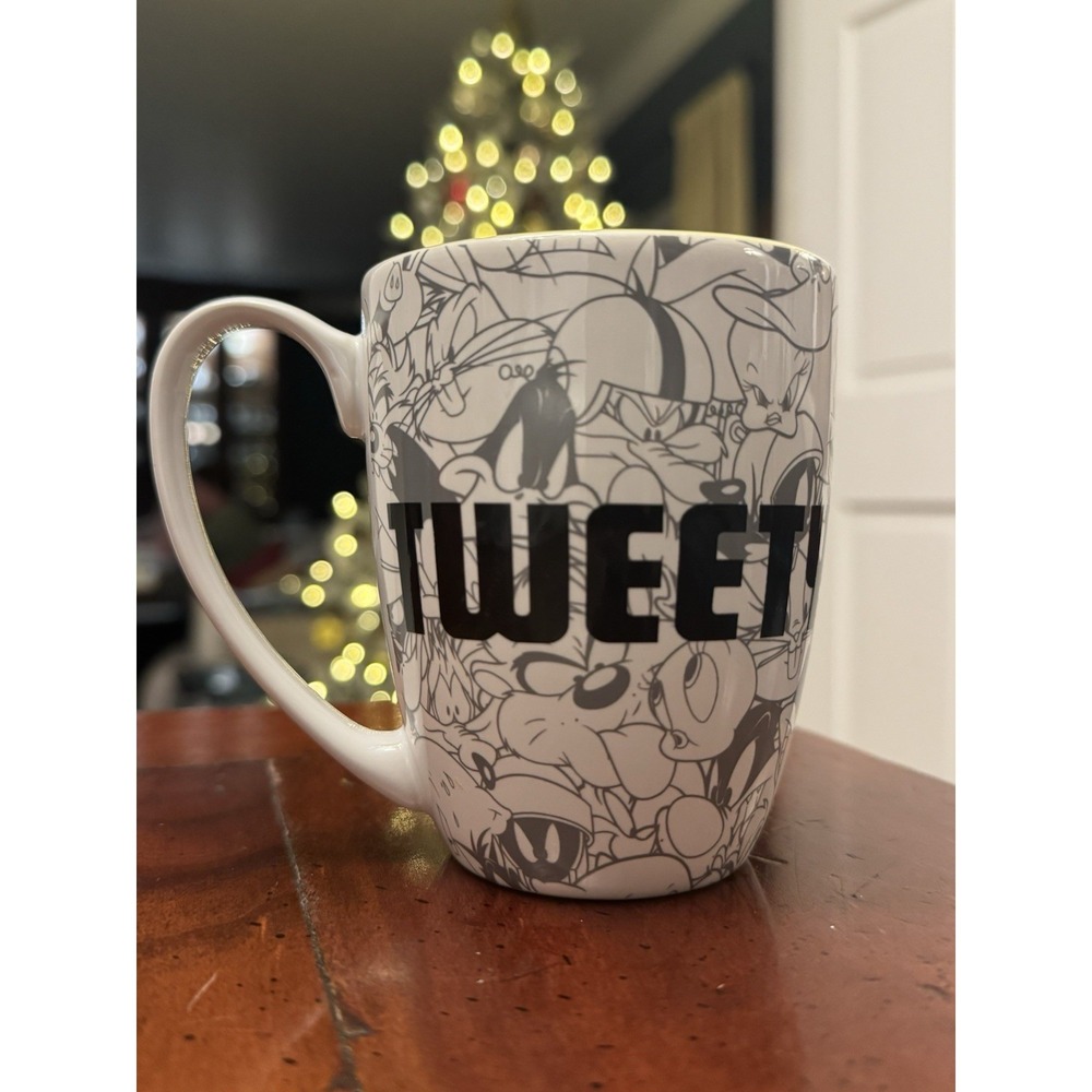 NEW Six Flags Parks Looney Tones‎ Tweety Bird Superstar Mug - Picture 2 of 6